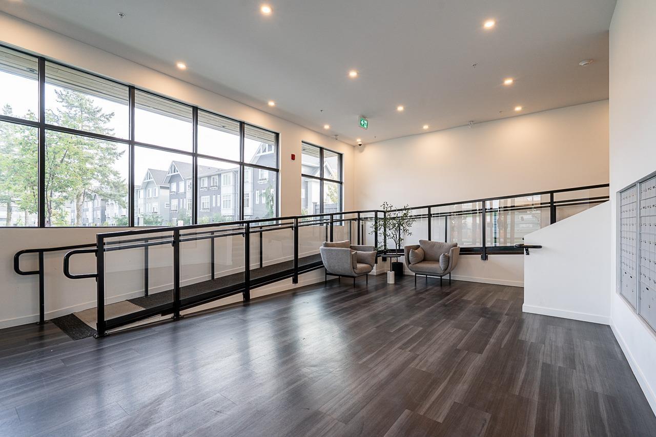 419 15738 85 Avenue, Surrey, British Columbia  V4N 6Y1 - Photo 3 - R3059473