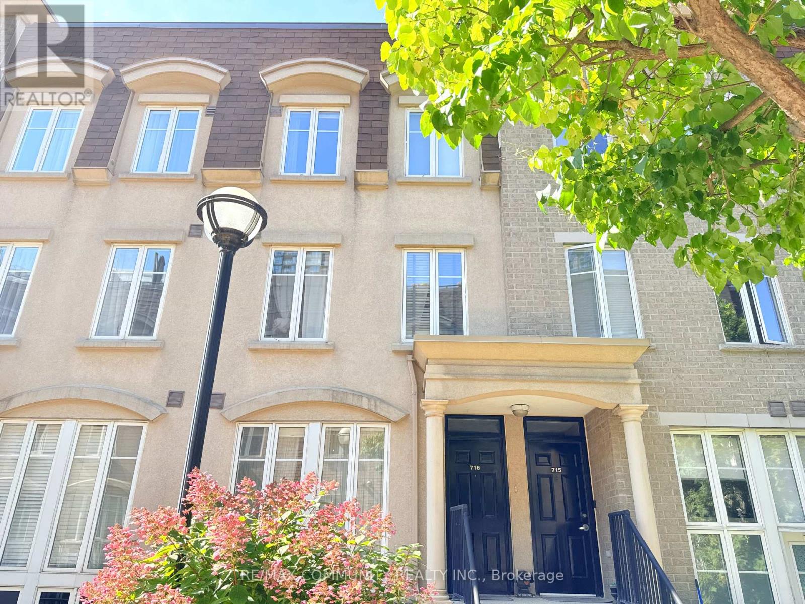 716 - 42 WESTERN BATTERY ROAD, Toronto, Ontario