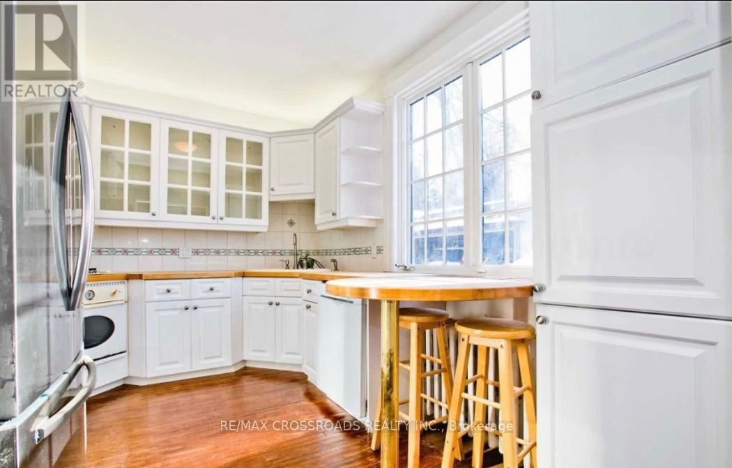 Main - 65 Lawrence Avenue E, Toronto, Ontario  M4N 1S5 - Photo 9 - C12480911