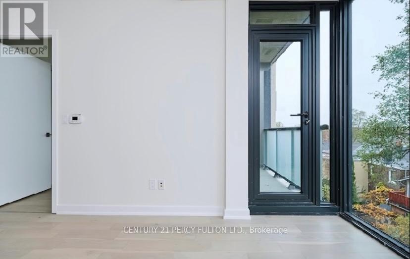 605 - 840 St Clair Avenue W, Toronto, Ontario  M6C 1C1 - Photo 5 - C12480933