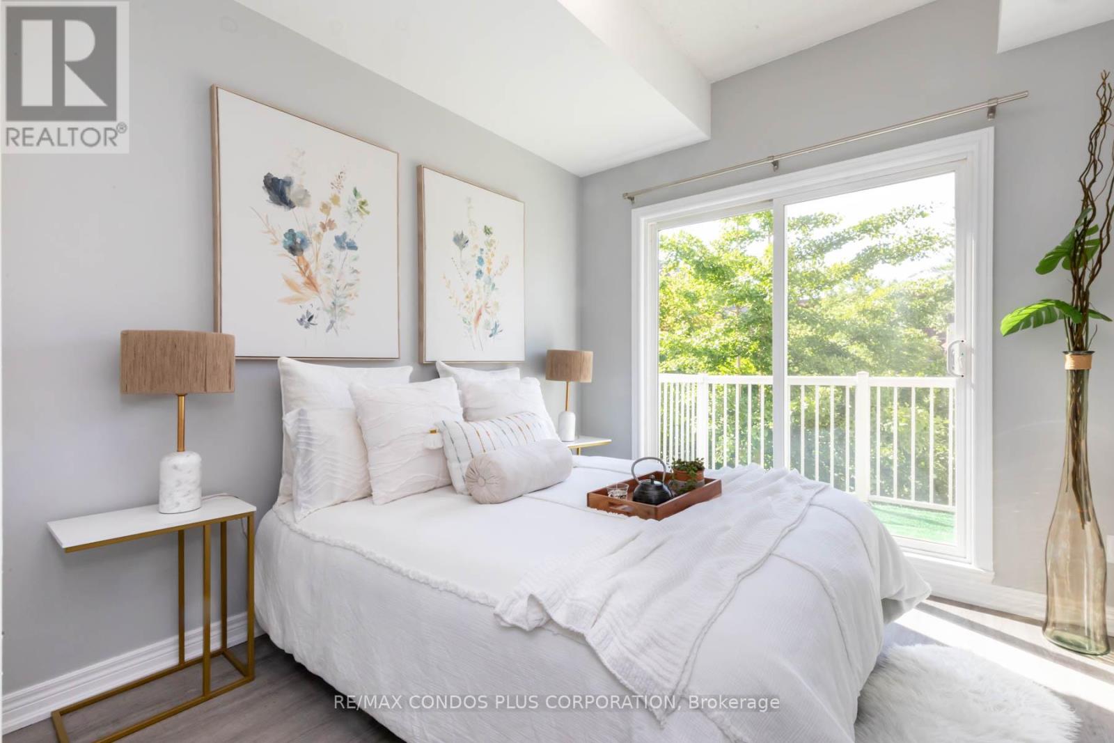 237 - 179 BLEECKER STREET, Toronto, Ontario
