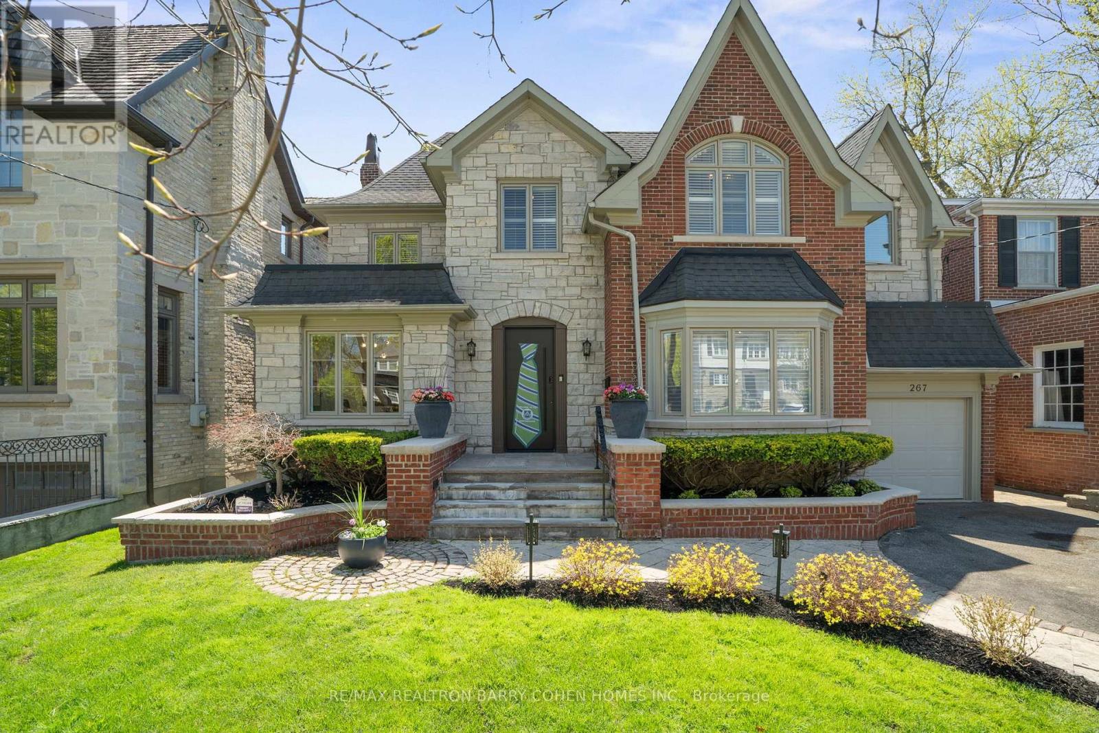 267 ST LEONARDS AVENUE, Toronto, Ontario