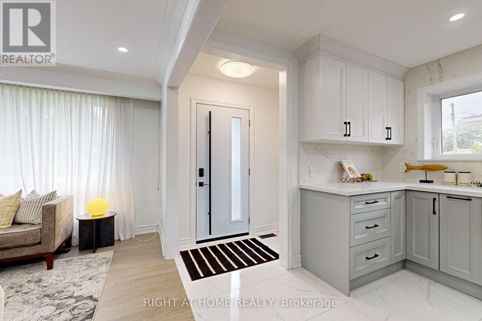 Main - 4 Barnes Crescent, Toronto, Ontario  M1G 1Z9 - Photo 2 - E12480895