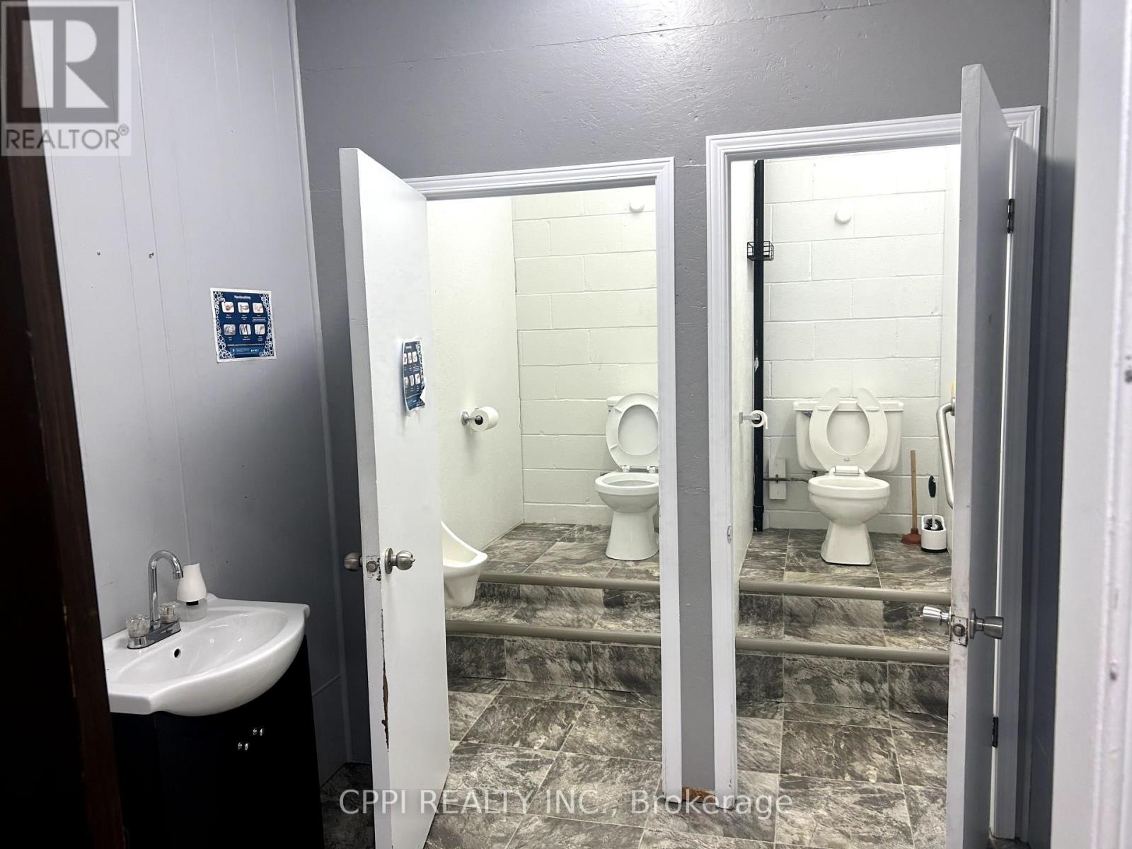 South Bsmnt - 650 King Street E, Oshawa, Ontario  L1H 1G5 - Photo 5 - E12480943