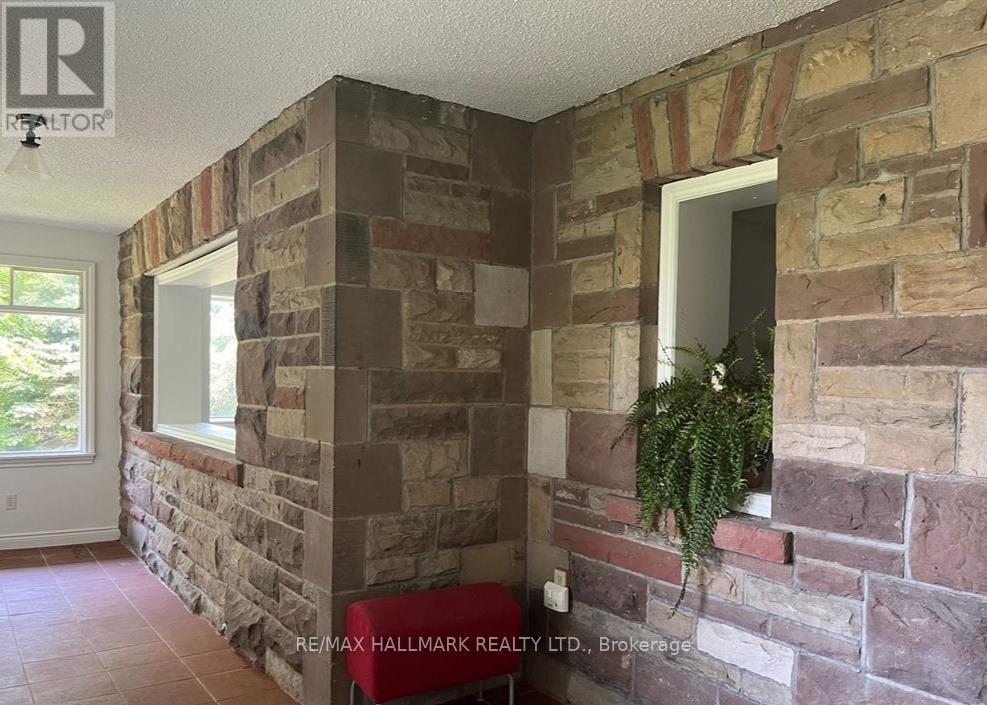 Upper - 104 Ridgewood Road, Toronto, Ontario  M1C 2X2 - Photo 3 - E12480992