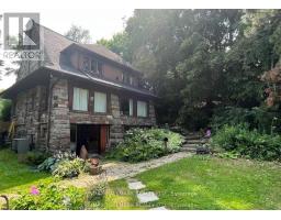 UPPER - 104 RIDGEWOOD ROAD, Toronto, Ontario