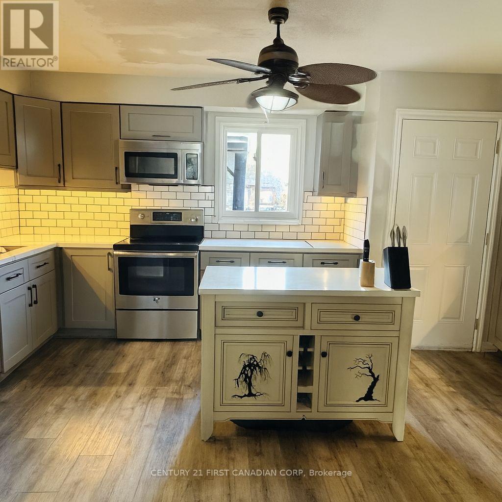 Photo 2 of 18 for 28 - 311 Vesta Road