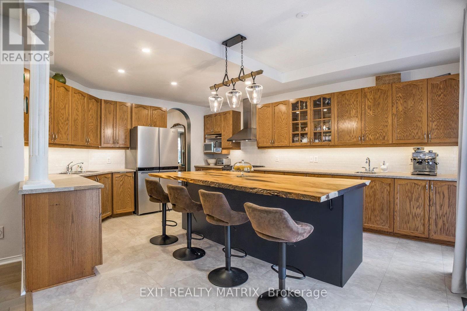 2205 Blue Willow Crescent, Ottawa, Ontario  K1W 1K6 - Photo 19 - X12469404