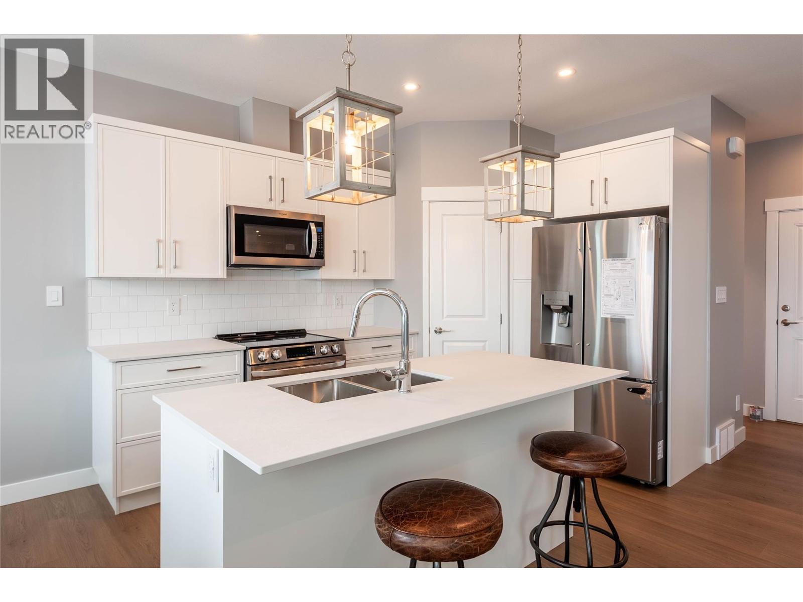 450 Poplar Drive, Logan Lake, British Columbia  V0K 1W0 - Photo 2 - 180639