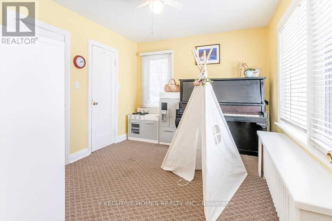 136 John Street W, Bradford West Gwillimbury (Bradford), Ontario  L3Z 2B6 - Photo 8 - N12480956