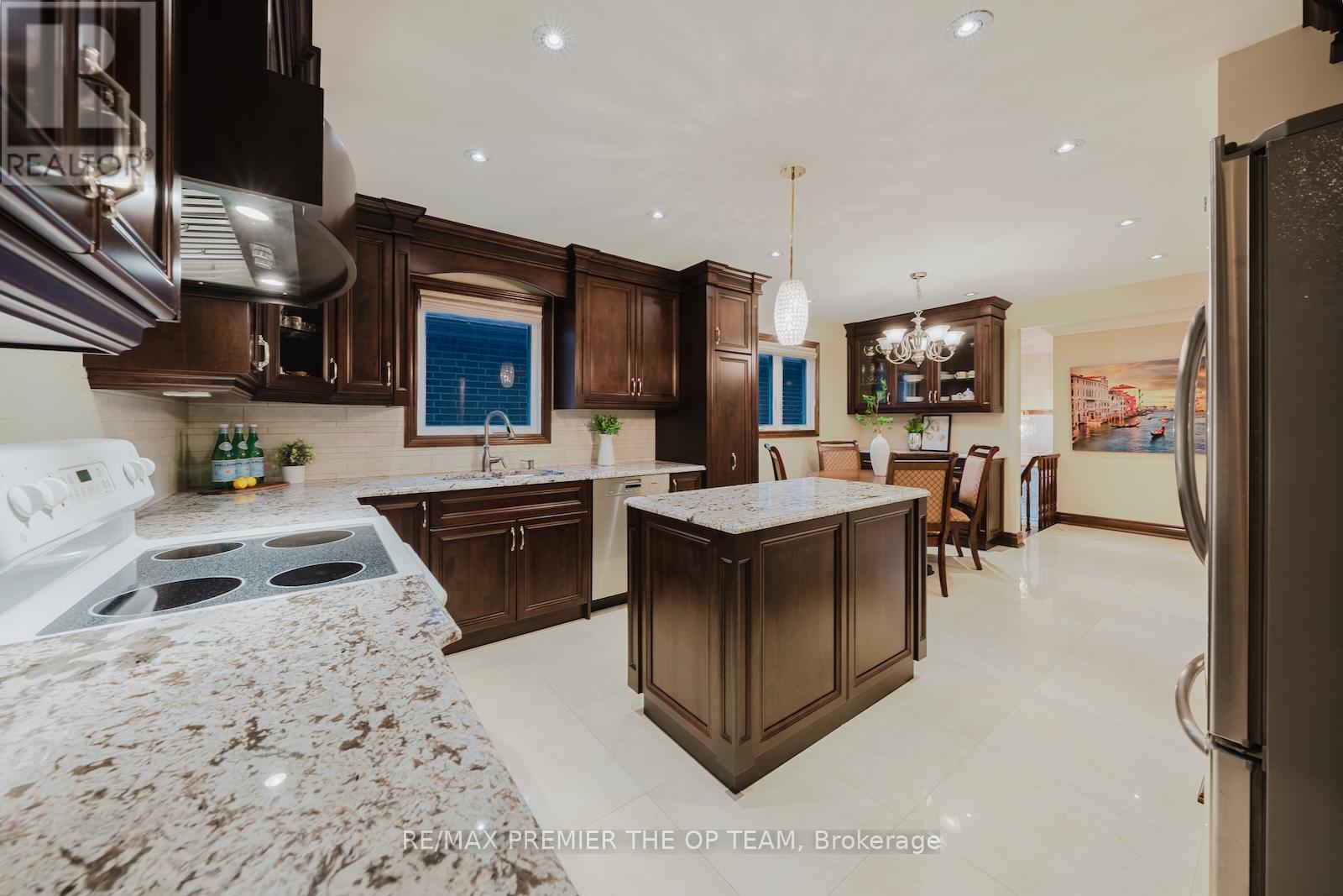 11 Imperial Court, Vaughan, Ontario  L4L 3T9 - Photo 11 - N12480989