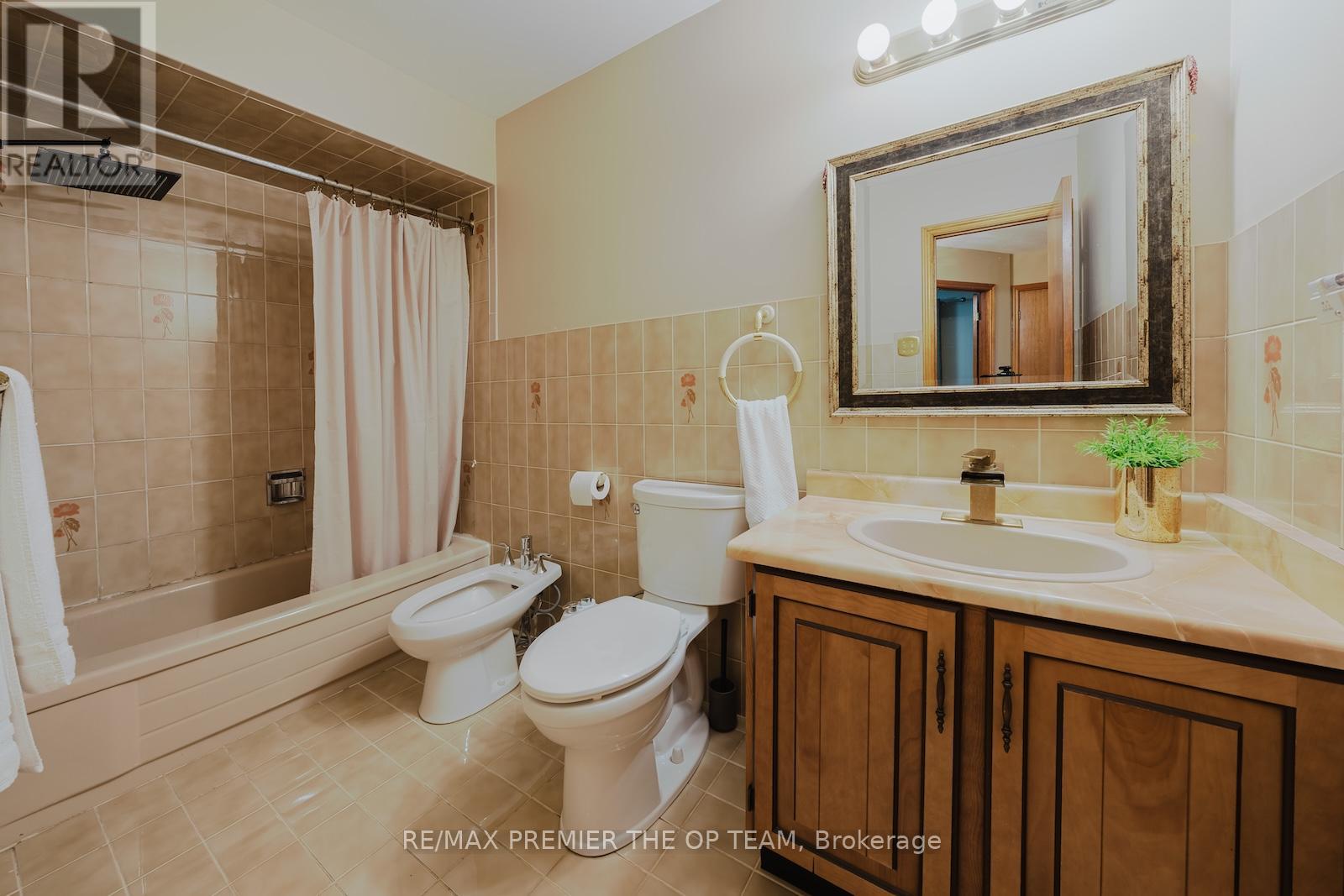 11 Imperial Court, Vaughan, Ontario  L4L 3T9 - Photo 21 - N12480989