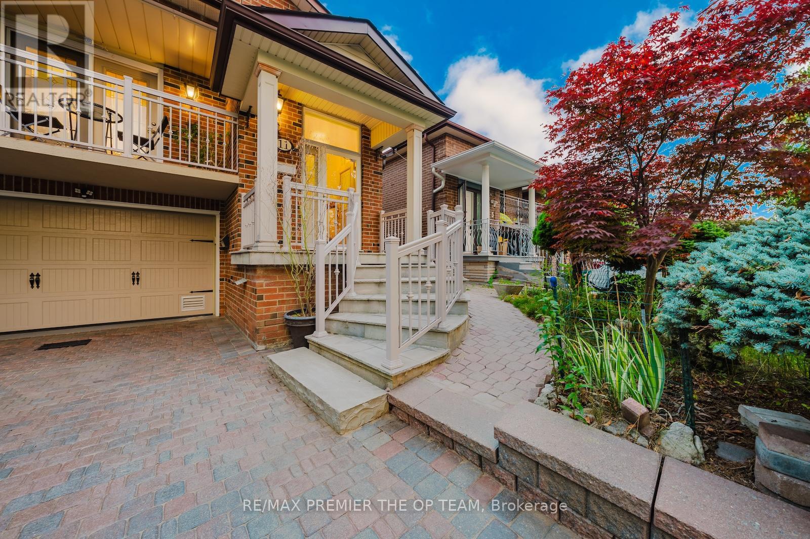 11 Imperial Court, Vaughan, Ontario  L4L 3T9 - Photo 3 - N12480989