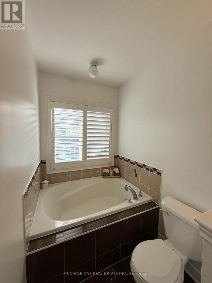 168 Durhamview Crescent, Whitchurch-Stouffville, Ontario  L4A 1S2 - Photo 10 - N12480991