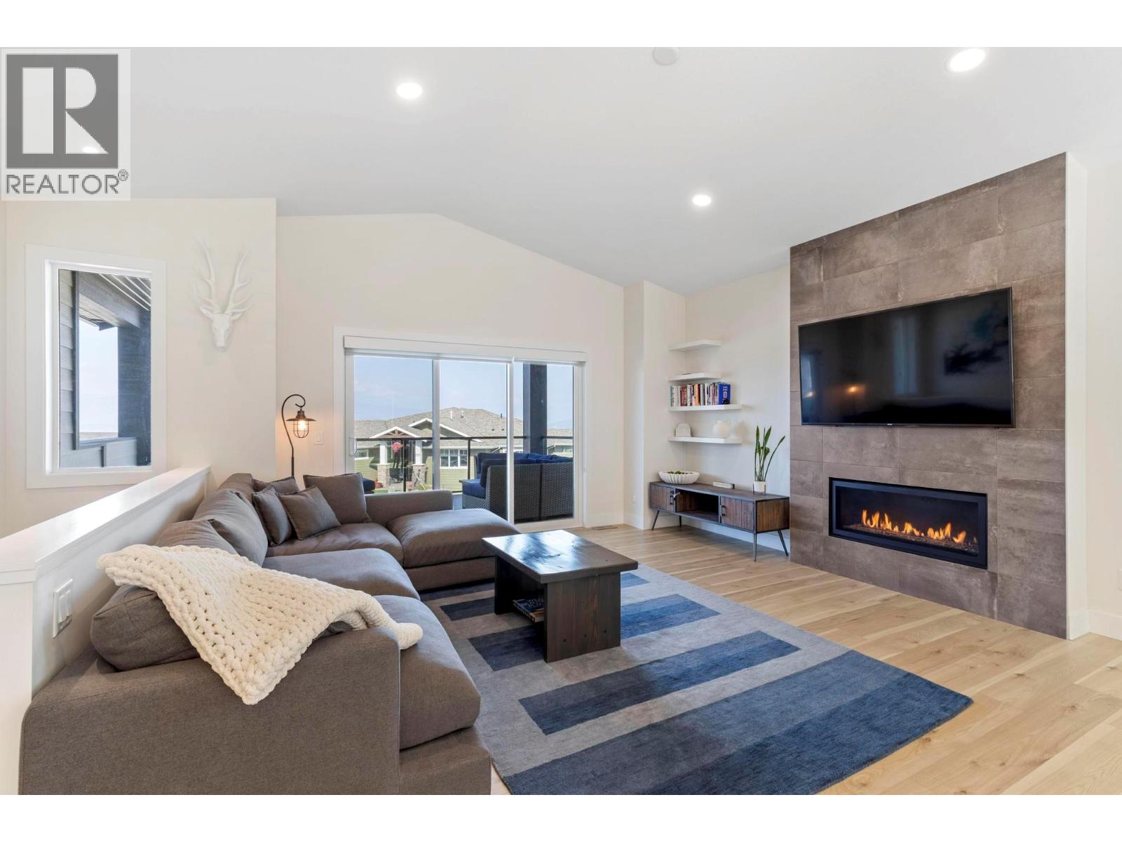 2209 Lavetta Drive, Kelowna, British Columbia  V1P 1V1 - Photo 3 - 10366707