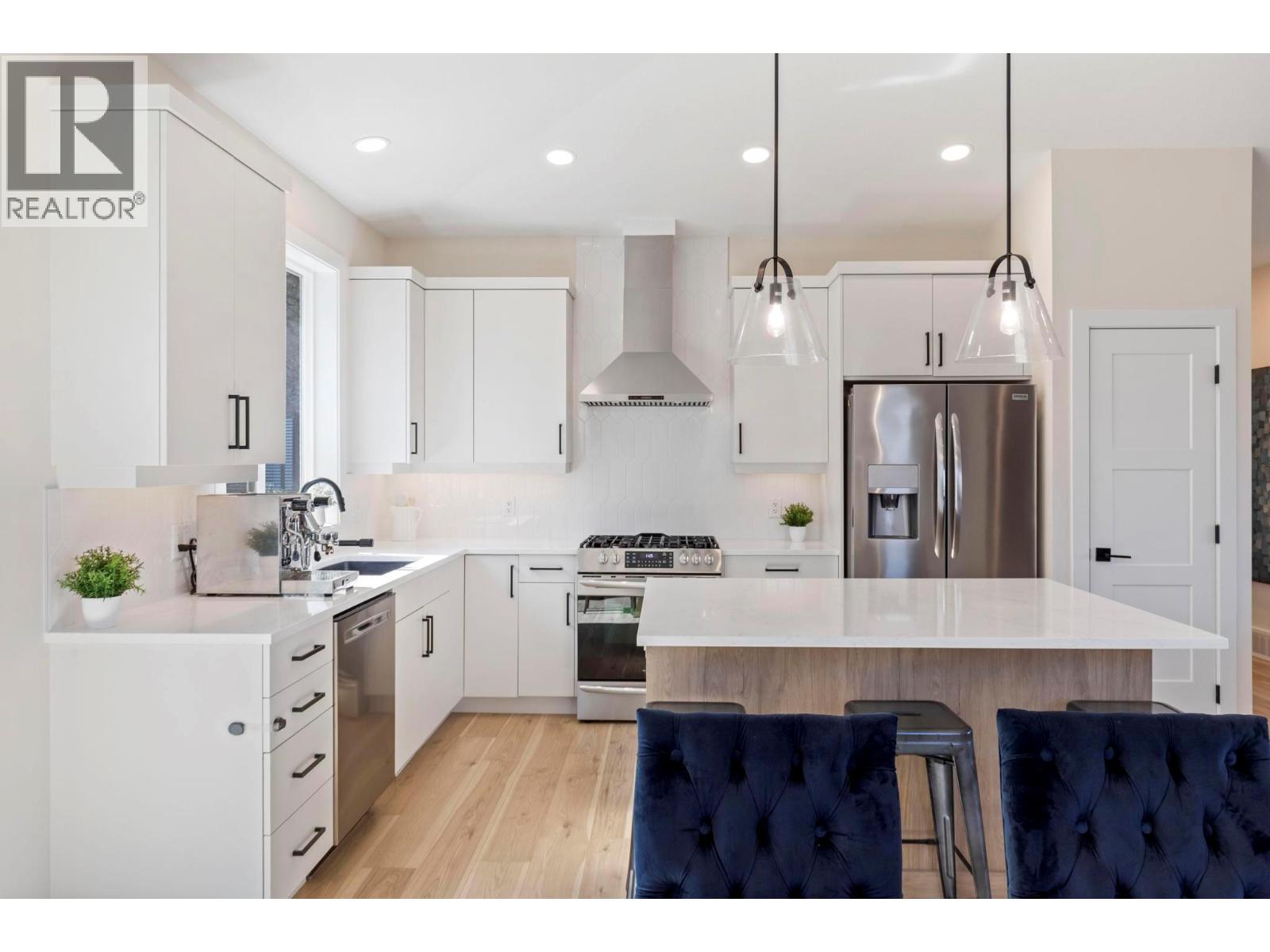 2209 Lavetta Drive, Kelowna, British Columbia  V1P 1V1 - Photo 6 - 10366707