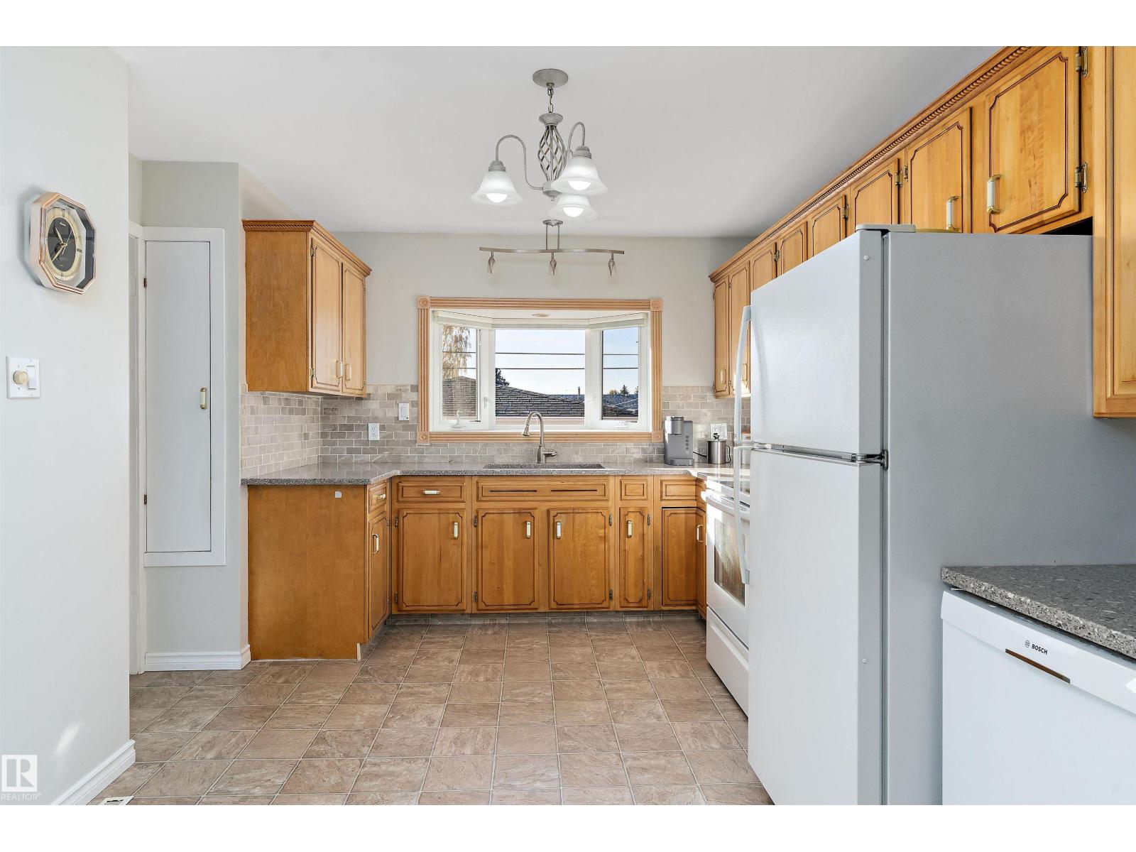 5619 140a Av Nw, Edmonton, Alberta  T5A 1H4 - Photo 14 - E4463398