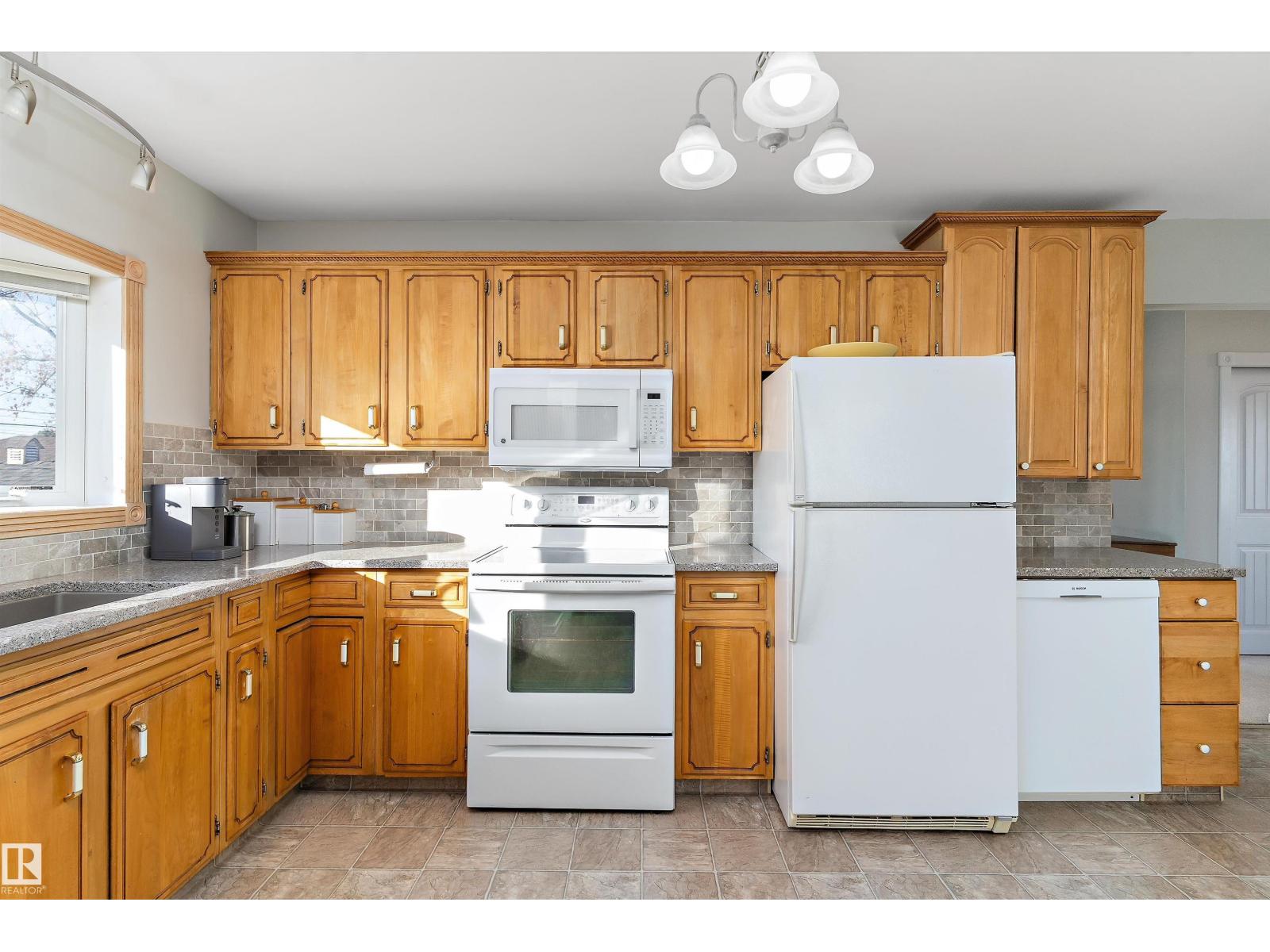 5619 140a Av Nw, Edmonton, Alberta  T5A 1H4 - Photo 15 - E4463398