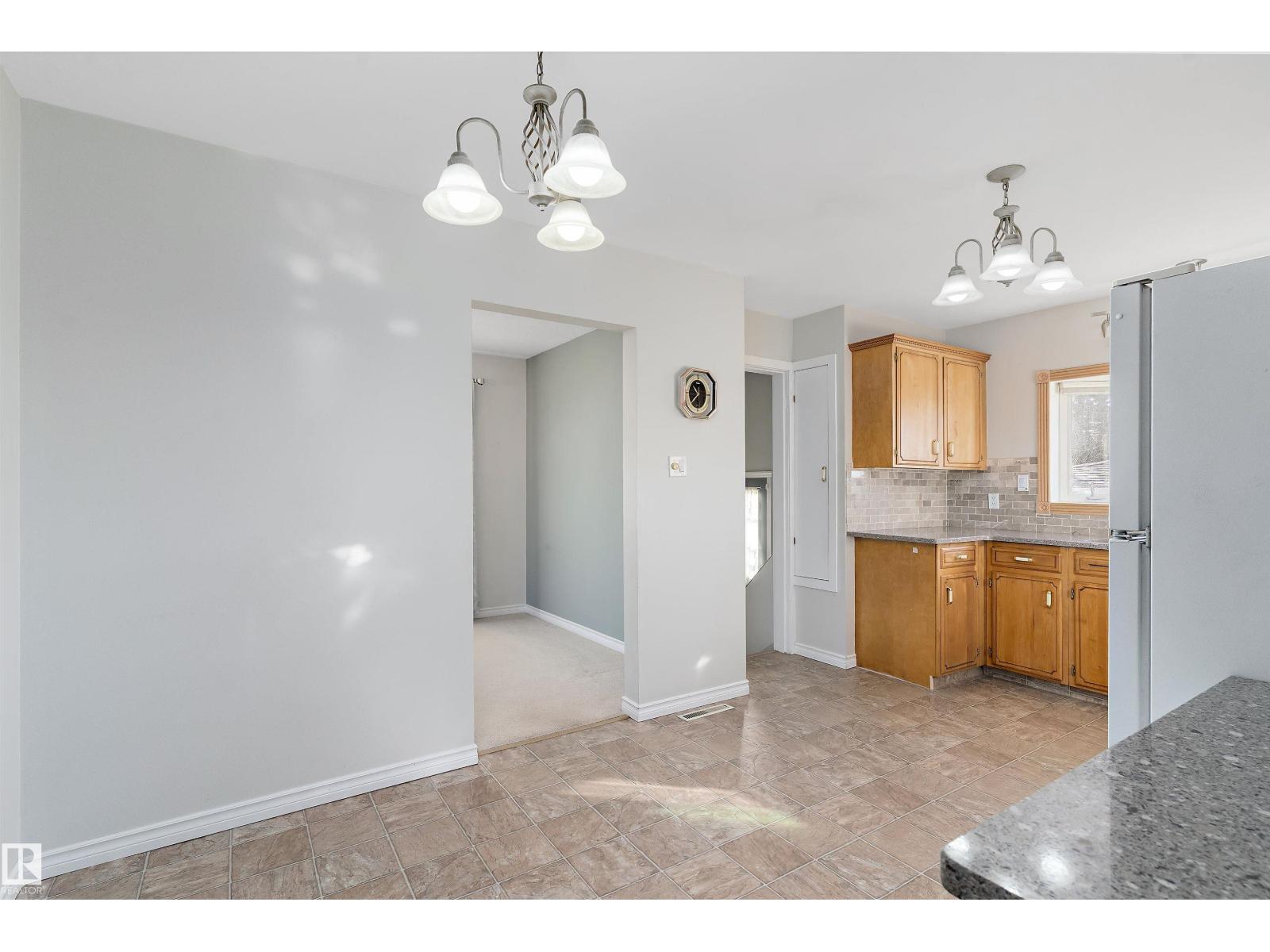 5619 140a Av Nw, Edmonton, Alberta  T5A 1H4 - Photo 12 - E4463398