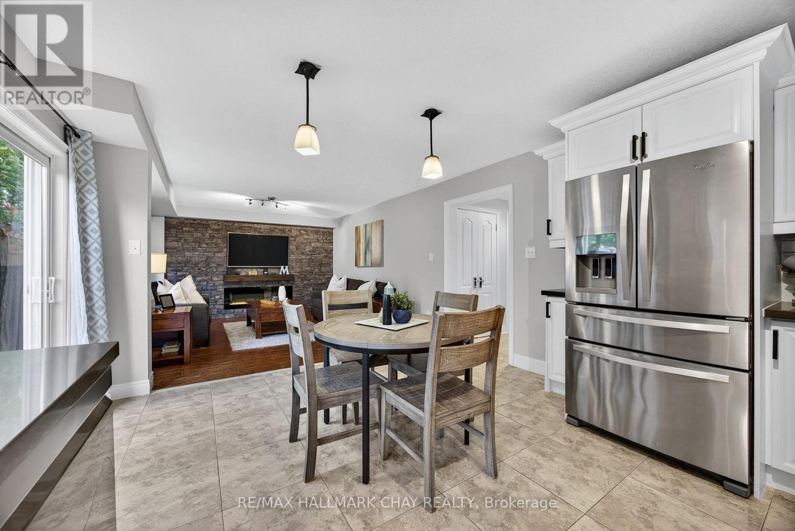 5 Saxon Road, Barrie (Innis-Shore), Ontario  L4M 7G6 - Photo 11 - S12480973