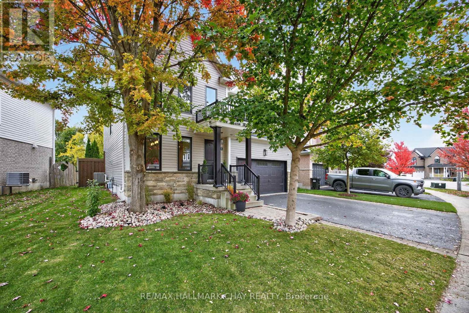 5 Saxon Road, Barrie (Innis-Shore), Ontario  L4M 7G6 - Photo 3 - S12480973