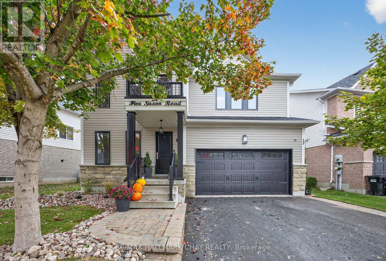 5 Saxon Road, Barrie (Innis-Shore), Ontario  L4M 7G6 - Photo 4 - S12480973