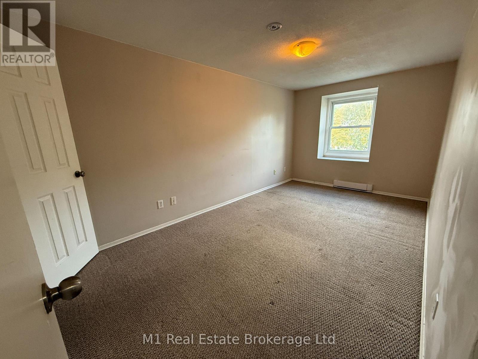 779 Scottsdale Drive, Guelph, Ontario  N1G 3N7 - Photo 11 - X12481015
