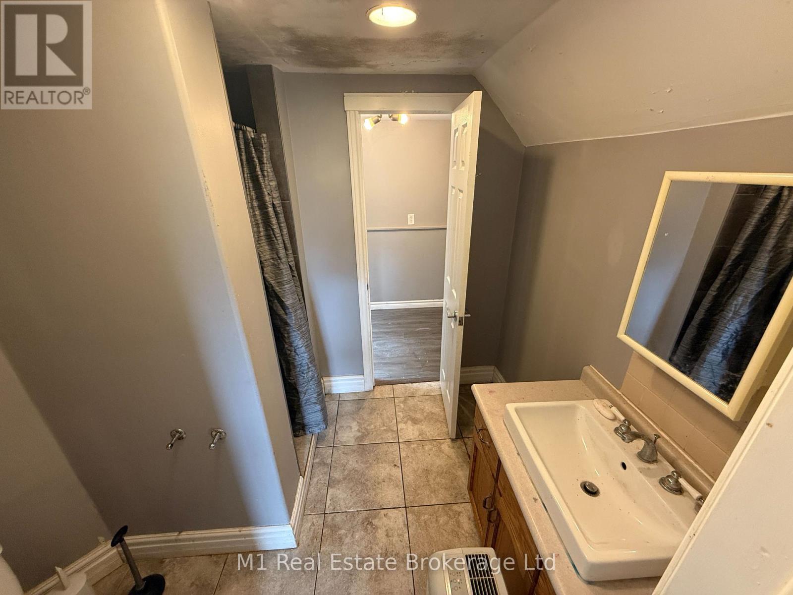 779 Scottsdale Drive, Guelph, Ontario  N1G 3N7 - Photo 19 - X12481015