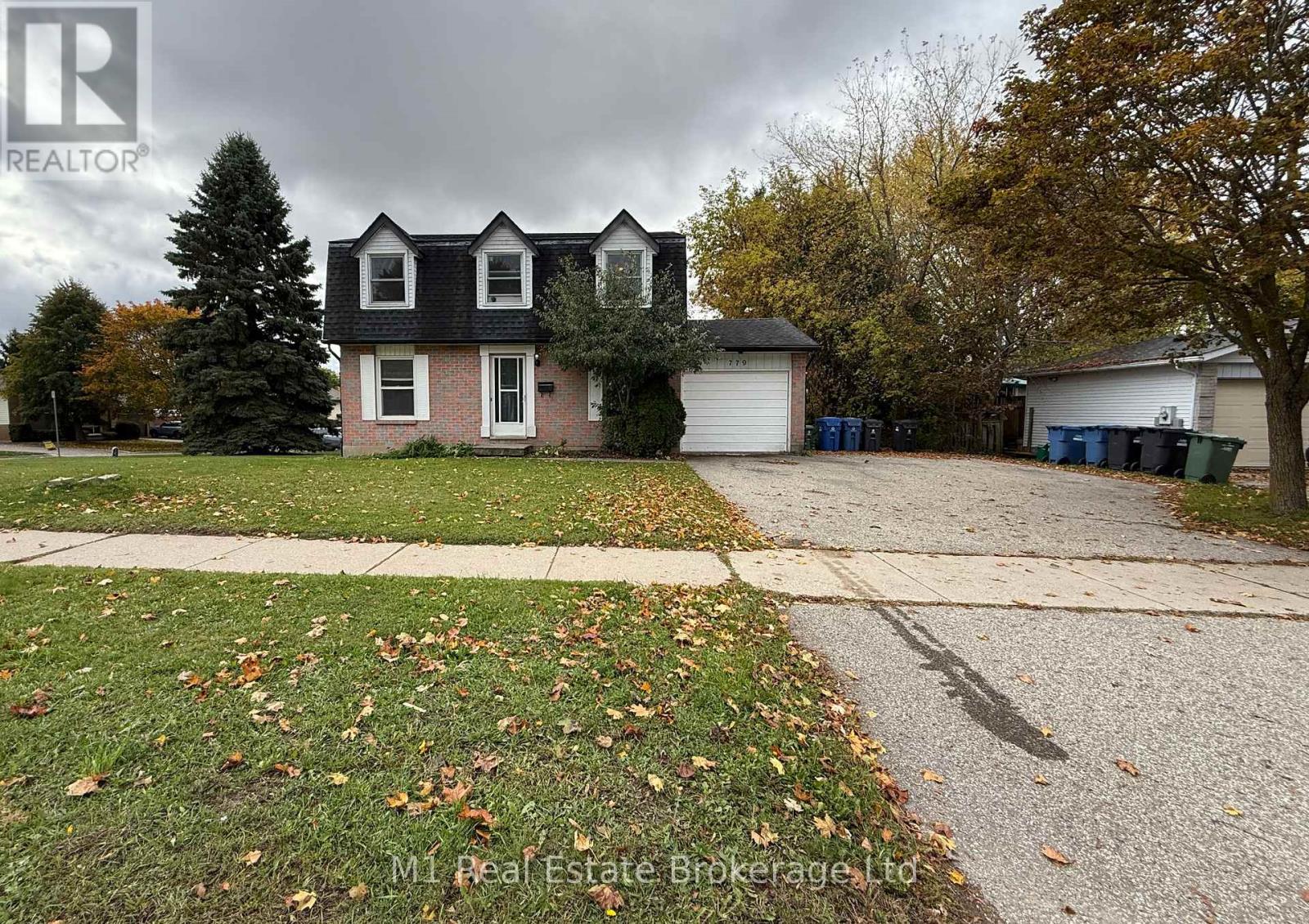 779 Scottsdale Drive, Guelph, Ontario  N1G 3N7 - Photo 2 - X12481015