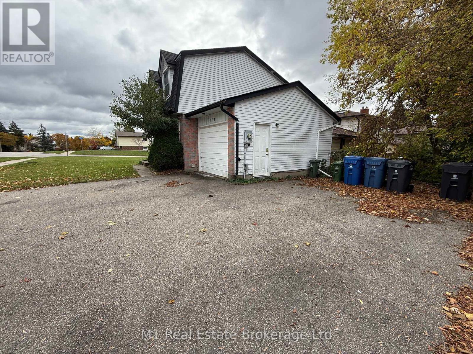779 Scottsdale Drive, Guelph, Ontario  N1G 3N7 - Photo 4 - X12481015