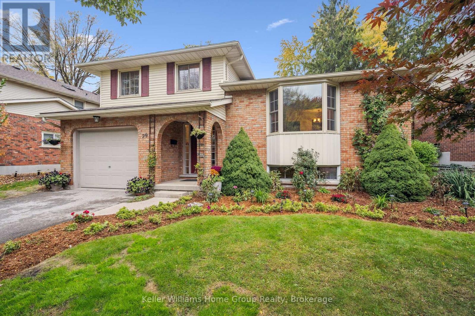 29 Shadybrook Crescent, Guelph, Ontario  N1G 3G8 - Photo 4 - X12481021