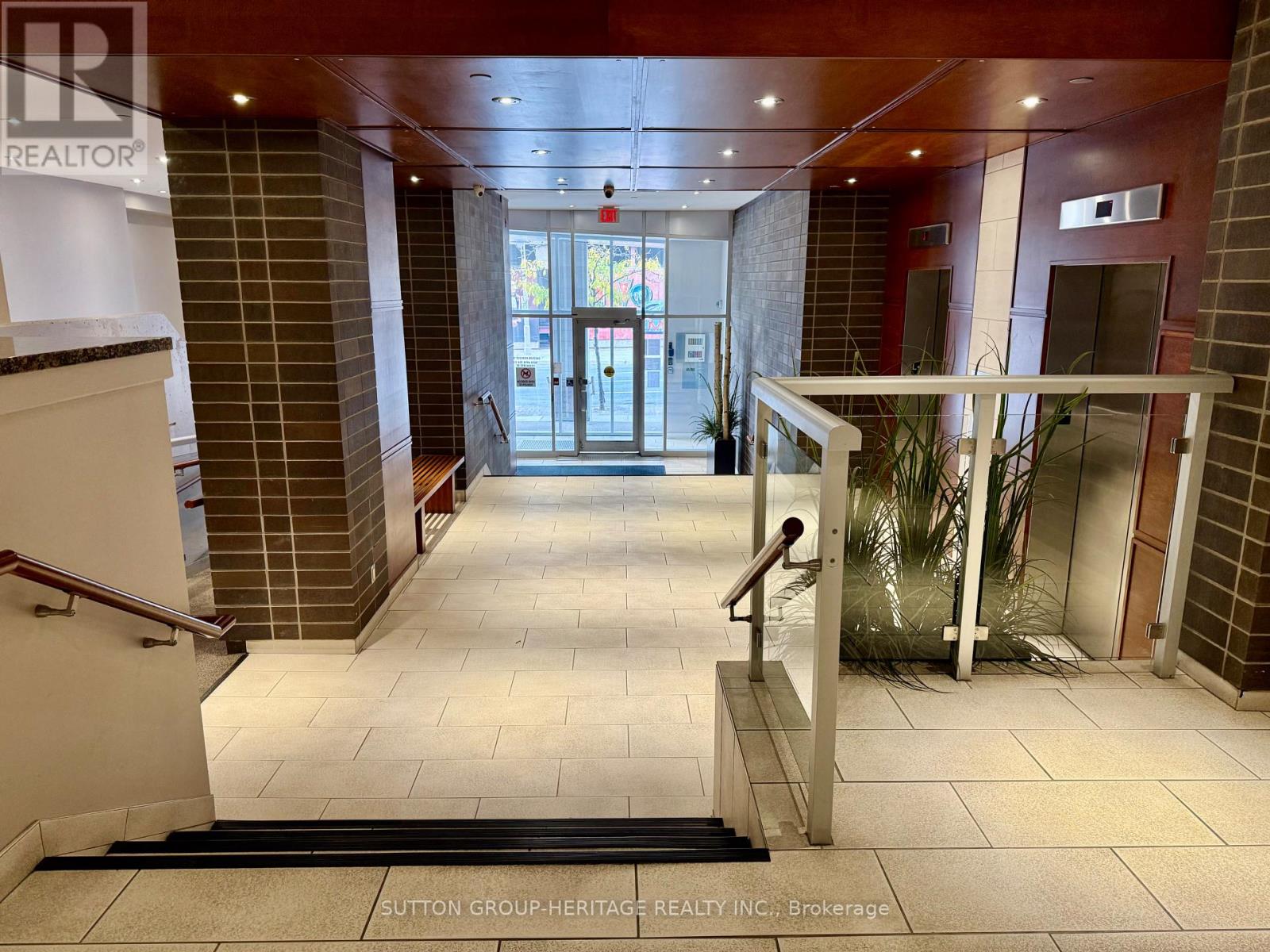 902 - 44 Bond Street W, Oshawa, Ontario  L1G 6R2 - Photo 3 - E12478859