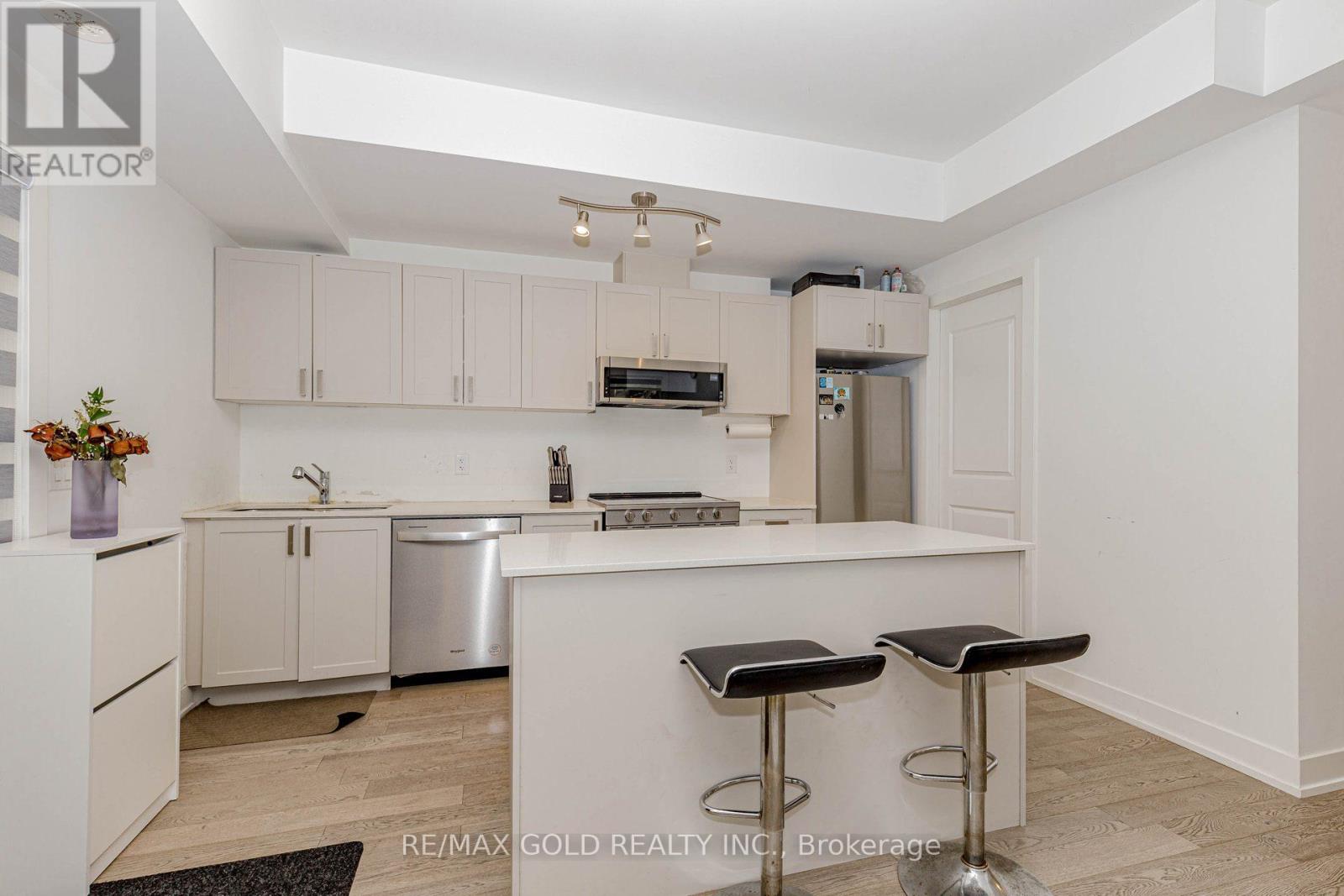 148 - 1075 Douglas Mccurdy Comm, Mississauga, Ontario  L5G 0C6 - Photo 10 - W12480891