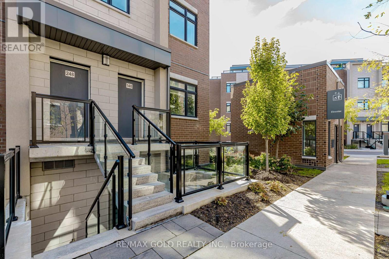 148 - 1075 Douglas Mccurdy Comm, Mississauga, Ontario  L5G 0C6 - Photo 3 - W12480891