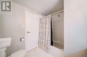 33 Groveland Crescent, Brampton (Northgate), Ontario  L6S 1L1 - Photo 19 - W12480908