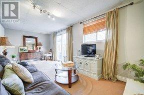 33 Groveland Crescent, Brampton (Northgate), Ontario  L6S 1L1 - Photo 25 - W12480908