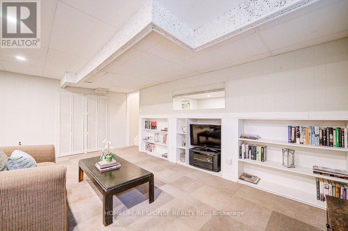 33 Groveland Crescent, Brampton (Northgate), Ontario  L6S 1L1 - Photo 30 - W12480908