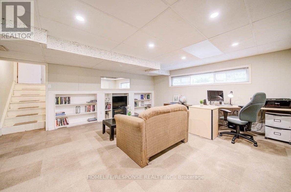 33 Groveland Crescent, Brampton (Northgate), Ontario  L6S 1L1 - Photo 32 - W12480908