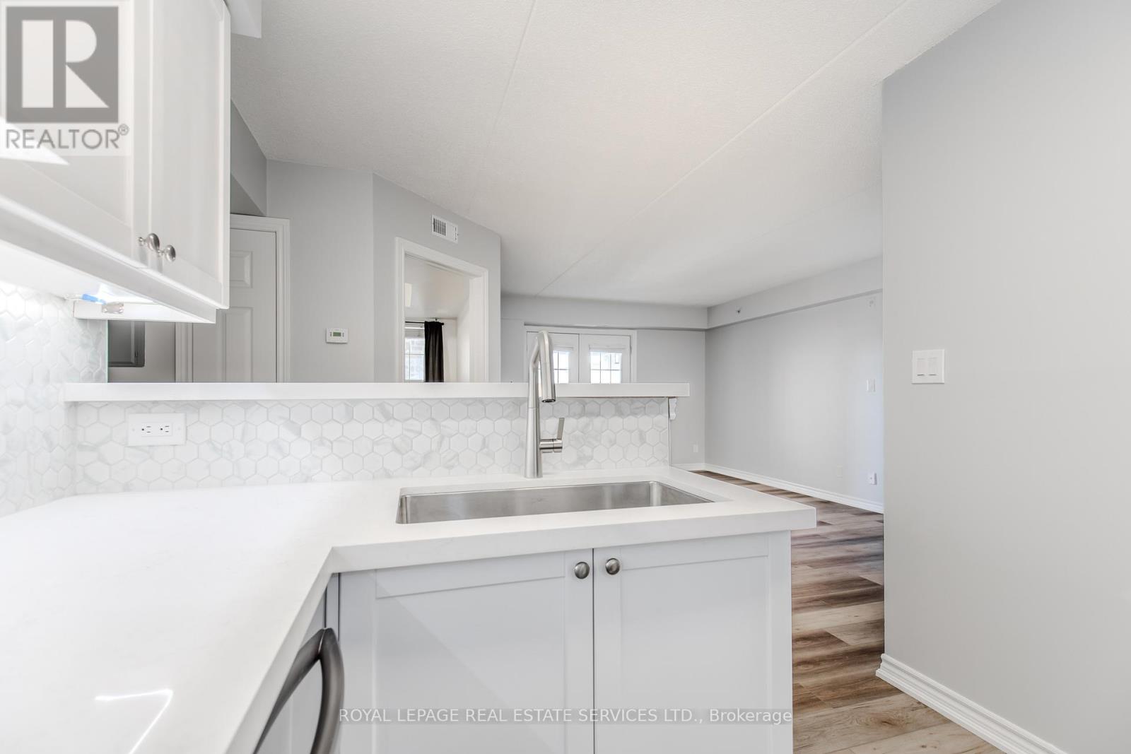 308 - 1480 Bishops Gate, Oakville, Ontario  L6M 4N4 - Photo 12 - W12480918