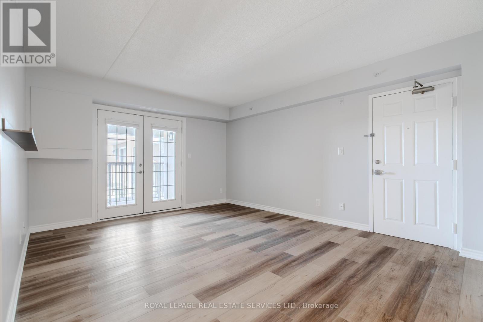308 - 1480 Bishops Gate, Oakville, Ontario  L6M 4N4 - Photo 3 - W12480918