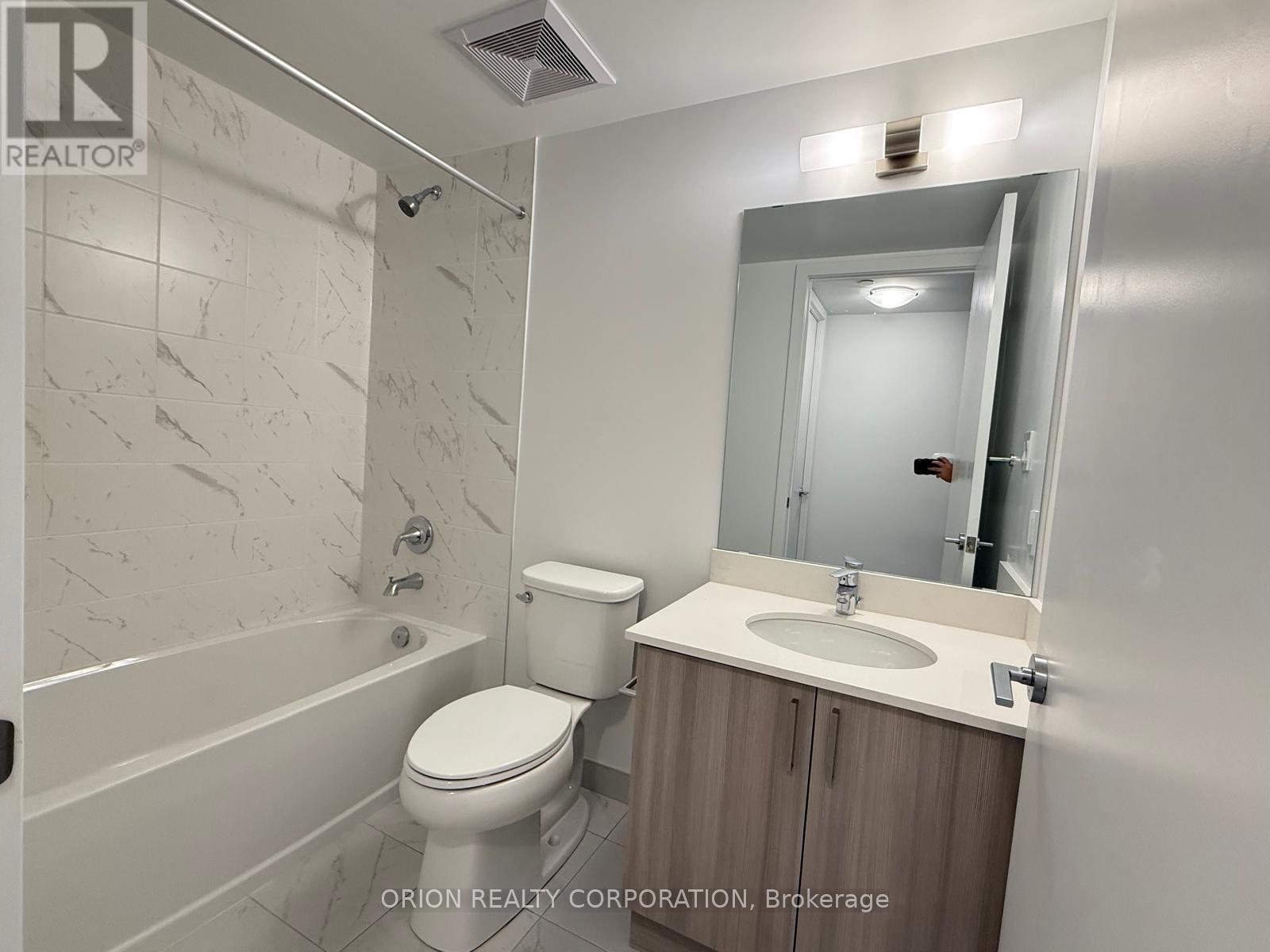 604 - 556 Marlee Avenue, Toronto, Ontario  M6B 0B1 - Photo 11 - W12480928