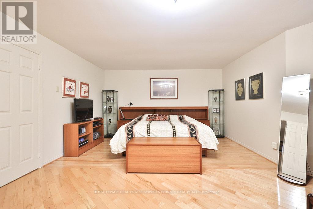 1995 Pitagora Court, Mississauga, Ontario  L5K 2M4 - Photo 18 - W12480972