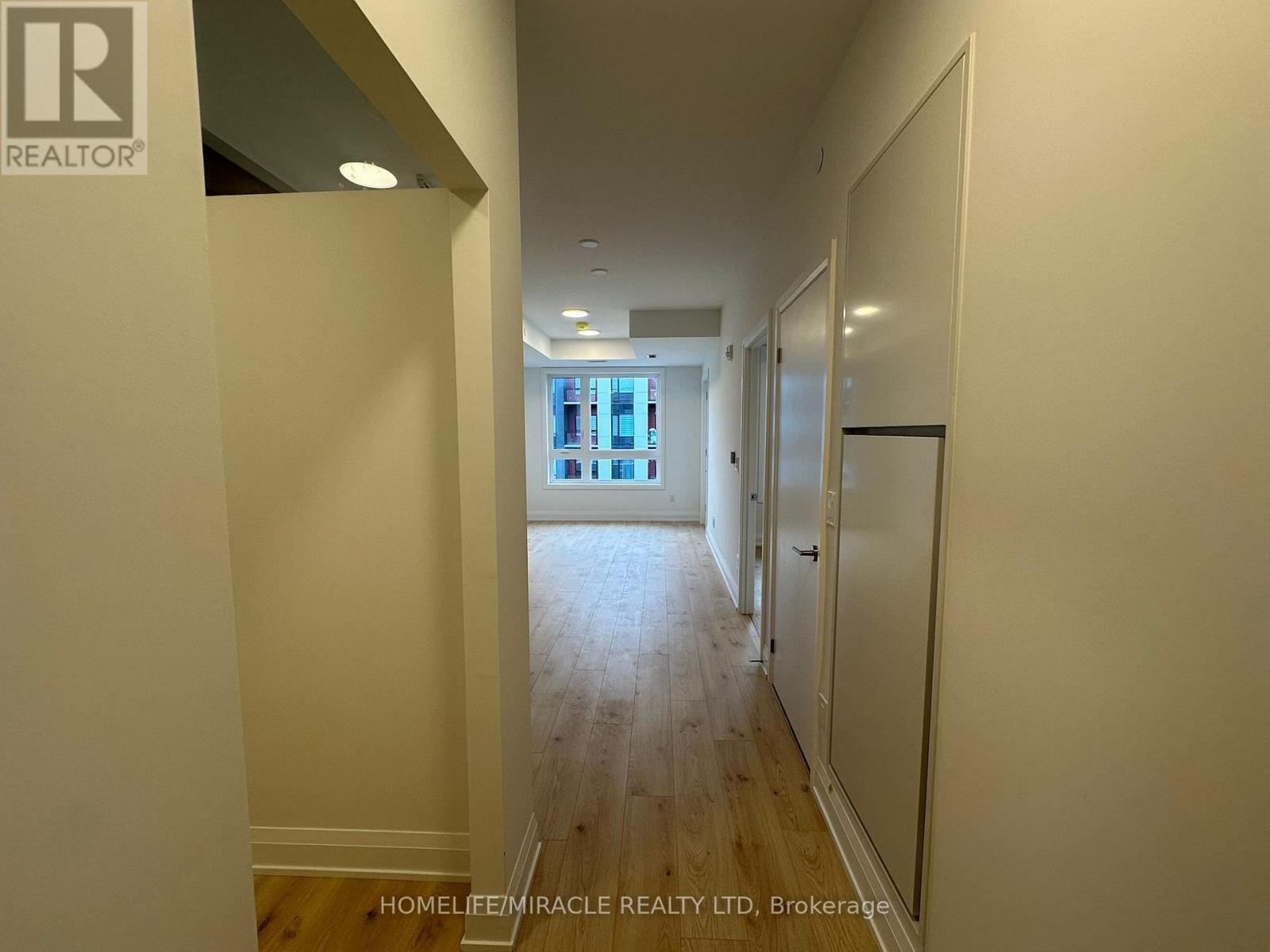 421 - 3250 Carding Mill Trail, Oakville, Ontario  L6M 1L3 - Photo 4 - W12480984