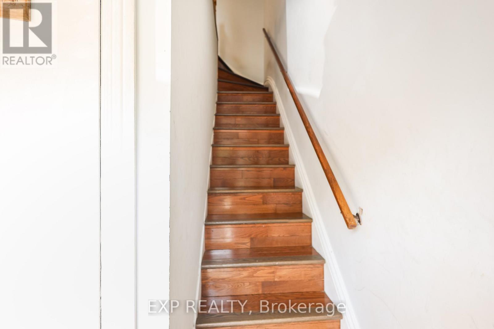 69 Victoria Avenue N, Hamilton, Ontario  L8L 5E3 - Photo 10 - X12355786
