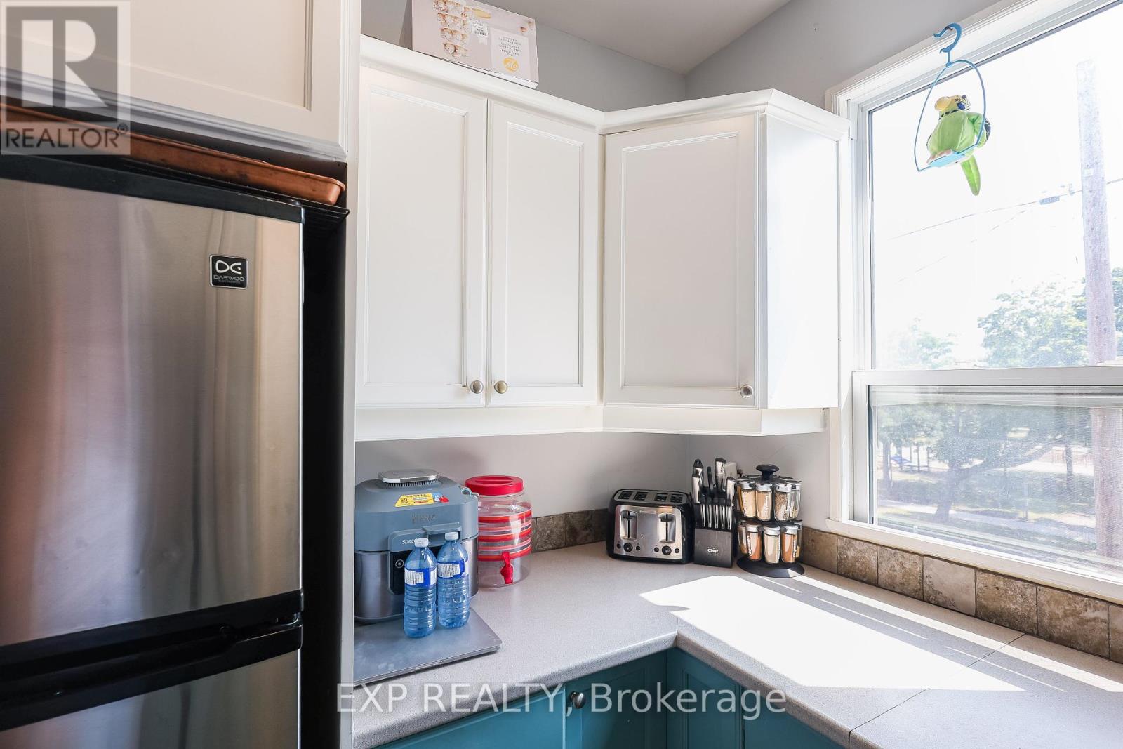 69 Victoria Avenue N, Hamilton, Ontario  L8L 5E3 - Photo 12 - X12355786