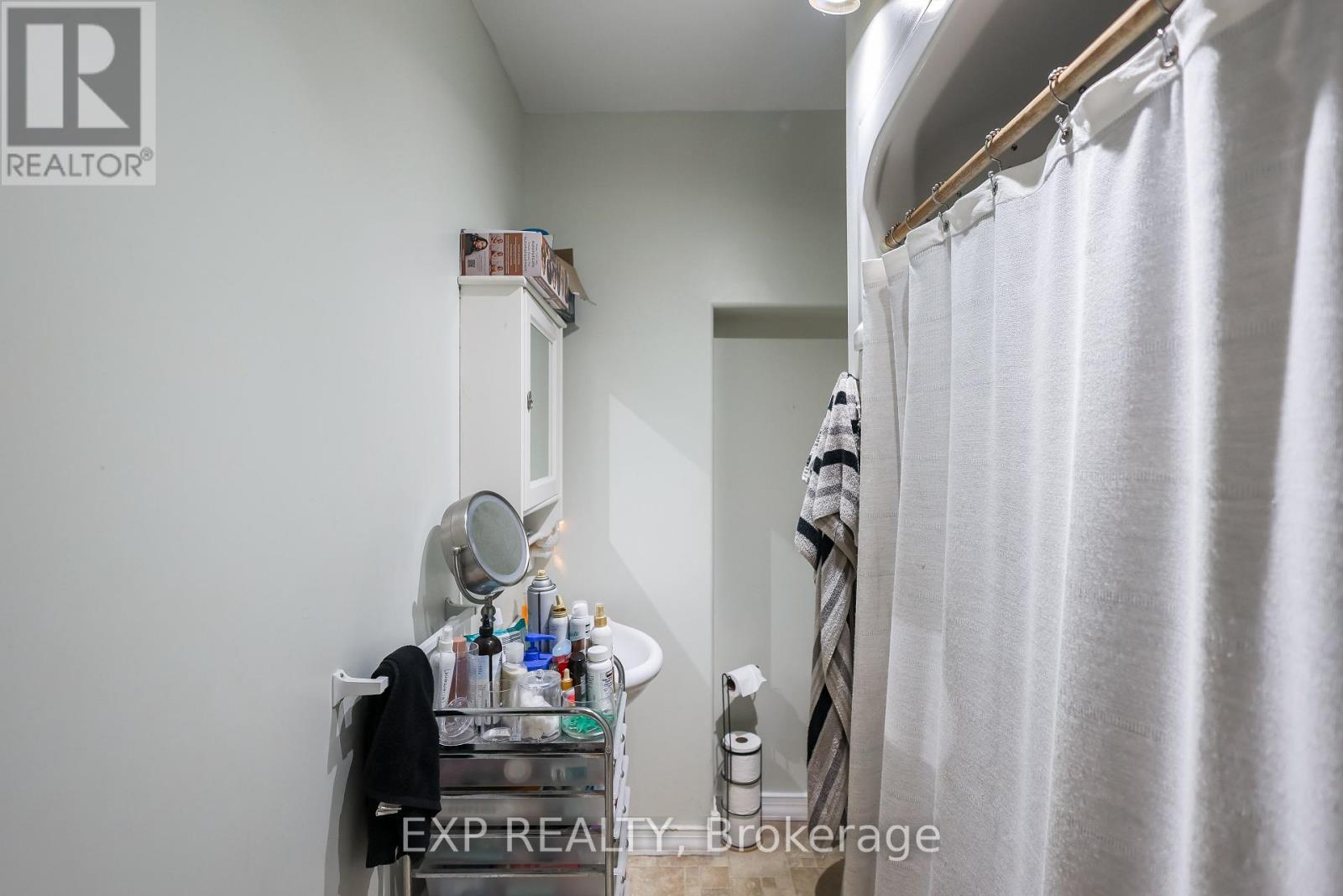 69 Victoria Avenue N, Hamilton, Ontario  L8L 5E3 - Photo 15 - X12355786