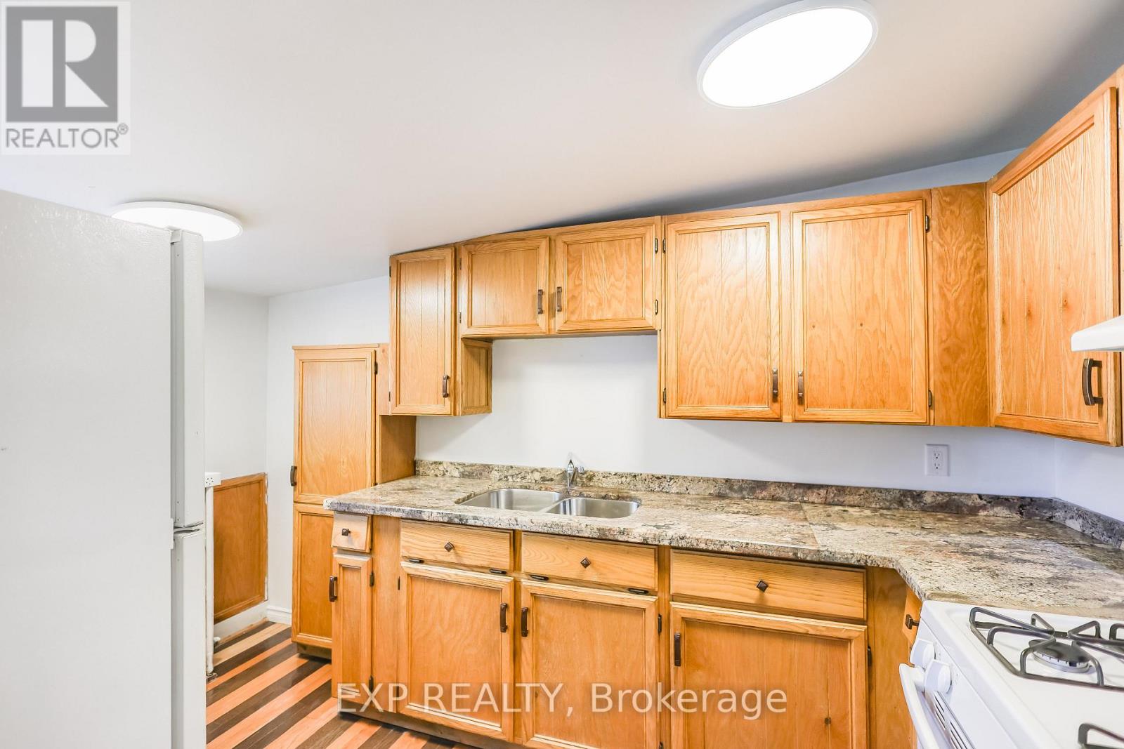 69 Victoria Avenue N, Hamilton, Ontario  L8L 5E3 - Photo 6 - X12355786