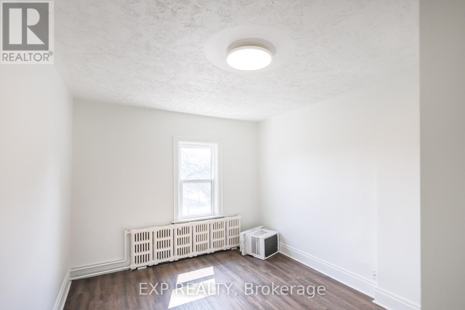 69 Victoria Avenue N, Hamilton, Ontario  L8L 5E3 - Photo 7 - X12355786