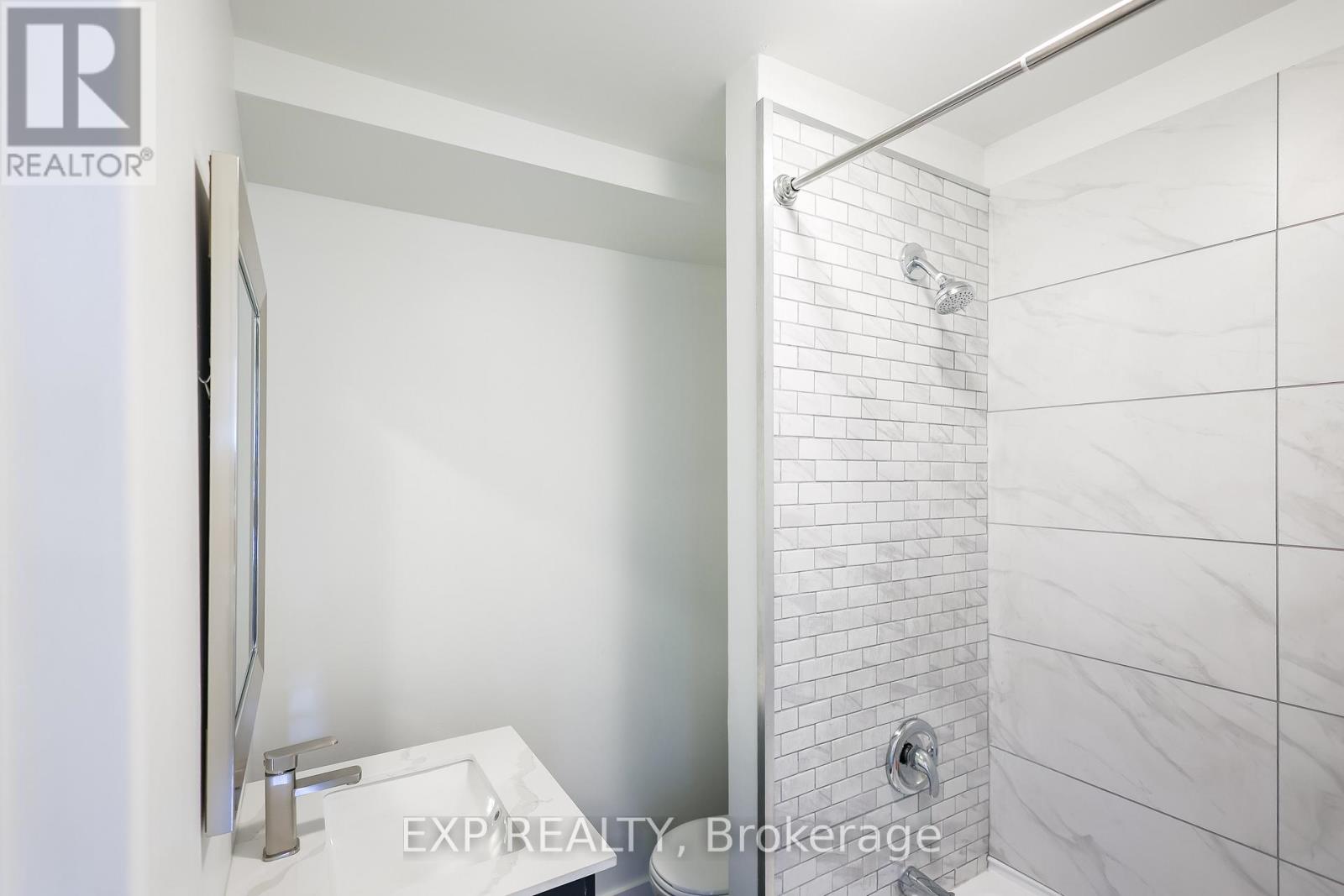 69 Victoria Avenue N, Hamilton, Ontario  L8L 5E3 - Photo 9 - X12355786