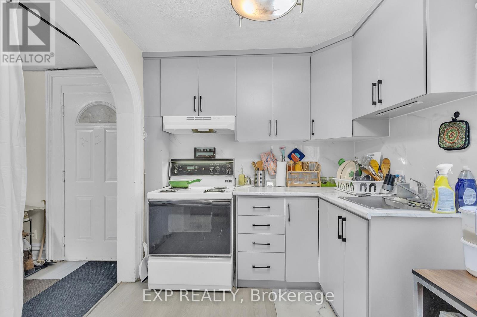 228 Main Street, Cambridge, Ontario  N1R 1W8 - Photo 7 - X12371051